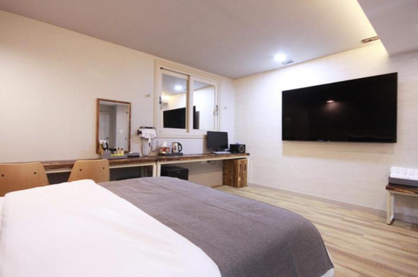 Jade Hotel Ульсан Номер фото